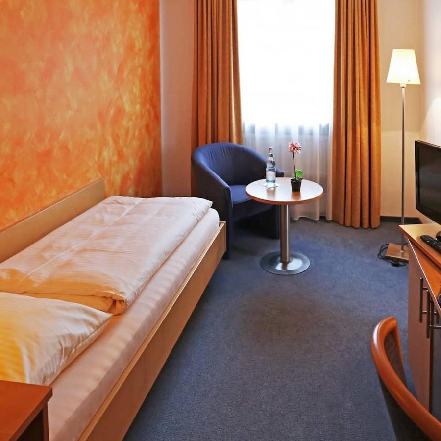 Hotel Graf Lehndorff Zur Messe Munchen Bagian luar foto